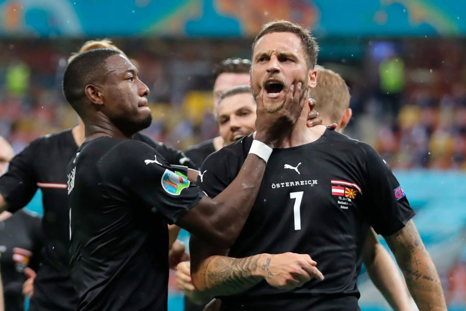 Tiền đạo Áo Marko Arnautovic bị treo giò vì hành động phân biệt chủng tộc với cầu thủ Bắc Macedonia