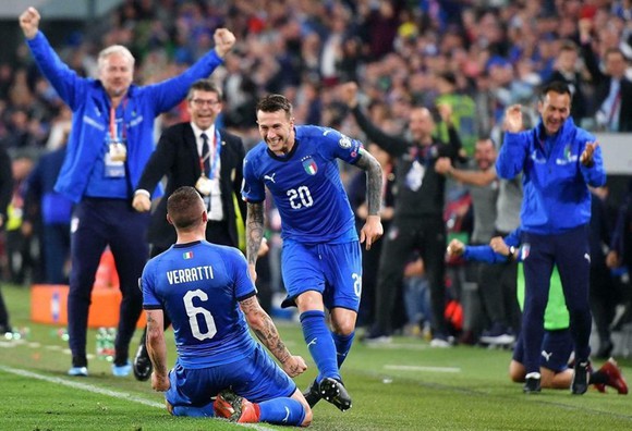 Cổ động viên Việt Nam bất ngờ với màn trình diễn của ĐT Italia tại EURO 2012