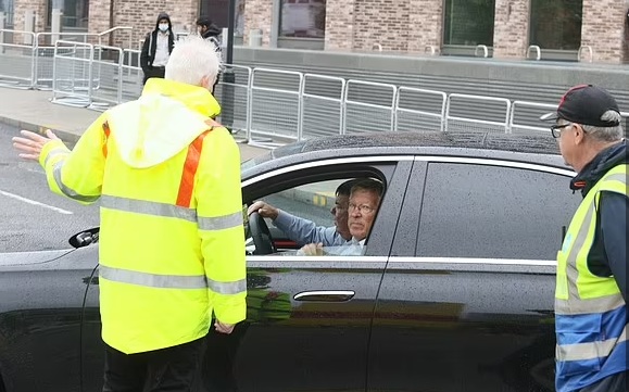 Sir Alex Ferguson bị từ chối phũ phàng ở Wembley trước trận Anh gặp Scotland