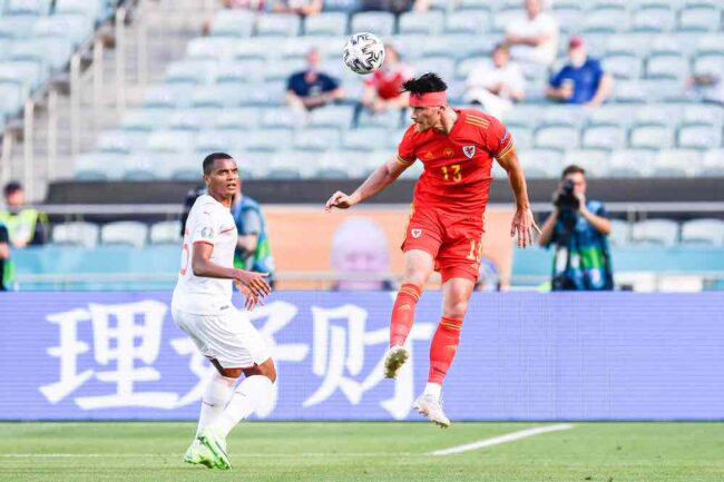 EURO 2021, nơi chứng kiến sự trở lại của những trung phong cắm cao to?
