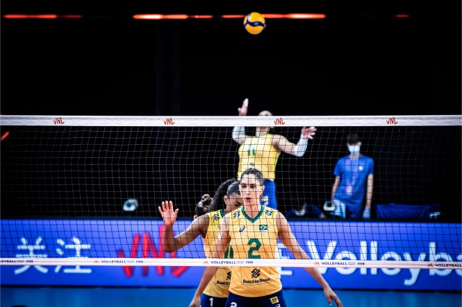 VĐV "đáng tuổi mẹ" của nhiều đối thủ toả sáng ở Volleyball Nations League 2021