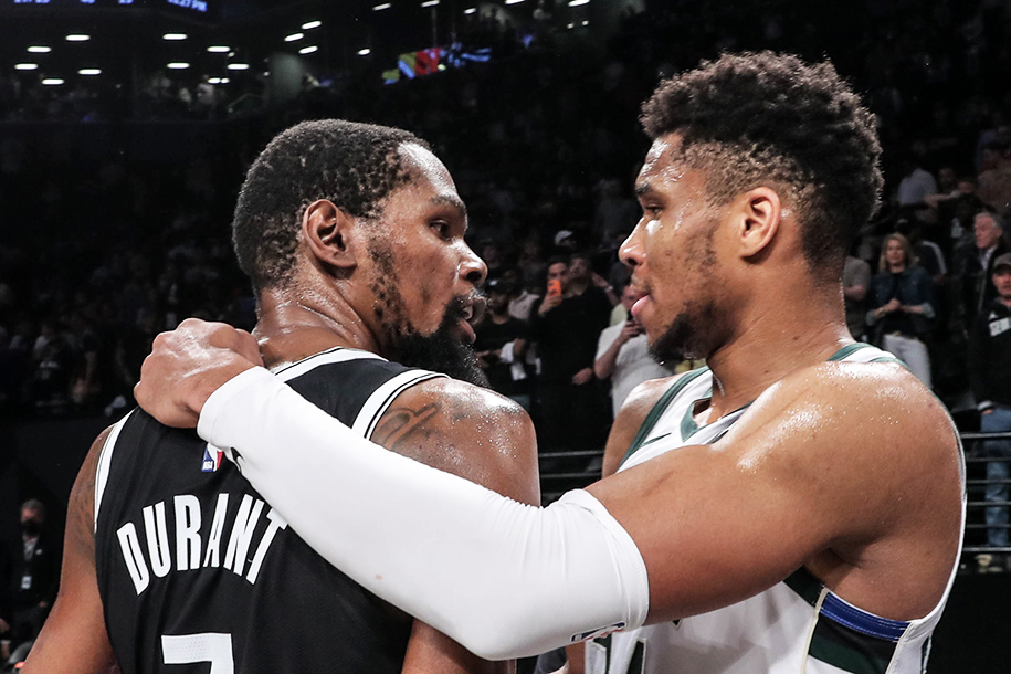 Từ chối 48 điểm của Durant, Giannis Antetokounmpo cùng Milwaukee Bucks trở lại chung kết miền