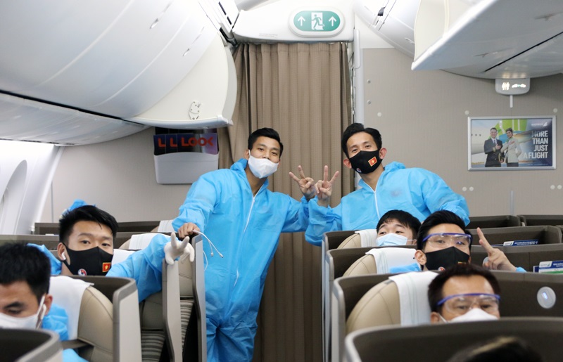 Tuyển Việt Nam thở phào với kết quả xét nghiệm COVID-19 đầu tiên trong thời gian cách ly