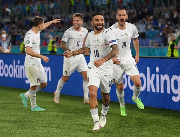 Insigne lọt vào mắt xanh gã khổng lồ nhờ thăng hoa ở Euro 2021