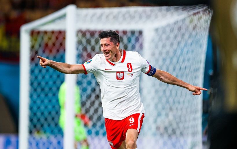 Đội h&igrave;nh ra s&acirc;n Thụy Điển vs Ba Lan: Lewandowski lĩnh xướng h&agrave;ng c&ocirc;ng 