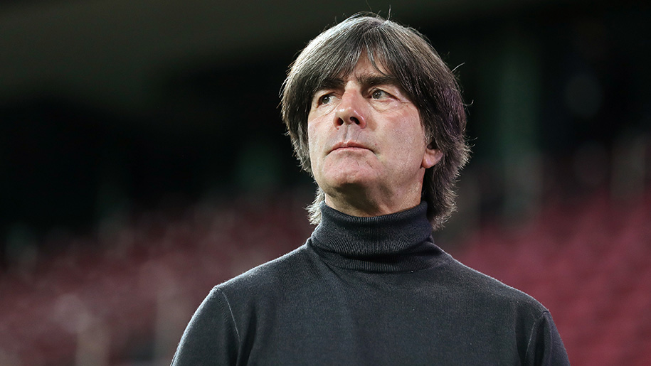 Đức tấn công thất thường, phòng thủ lỏng lẻo: Joachim Loew xử lý thế nào?