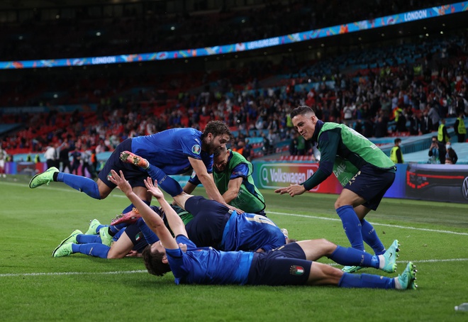 Video Highlight Ý vs Áo, vòng 1/8 EURO 2021