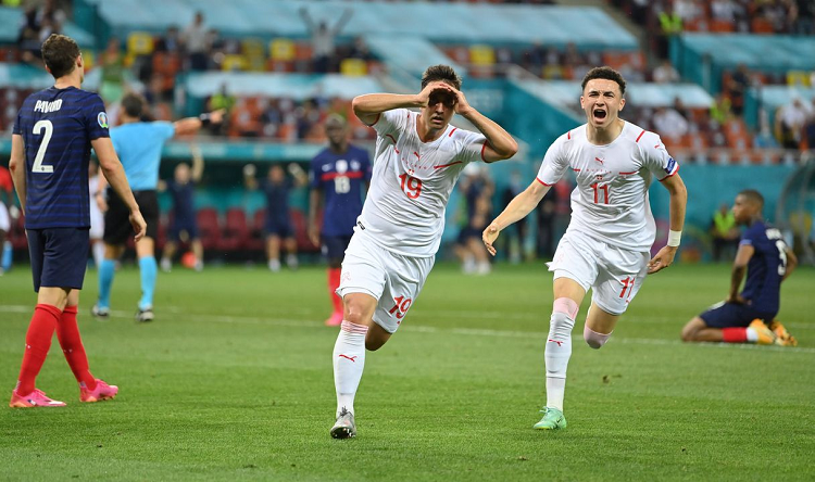 EURO 2021: Giải đấu của những màn ngược dòng cảm xúc