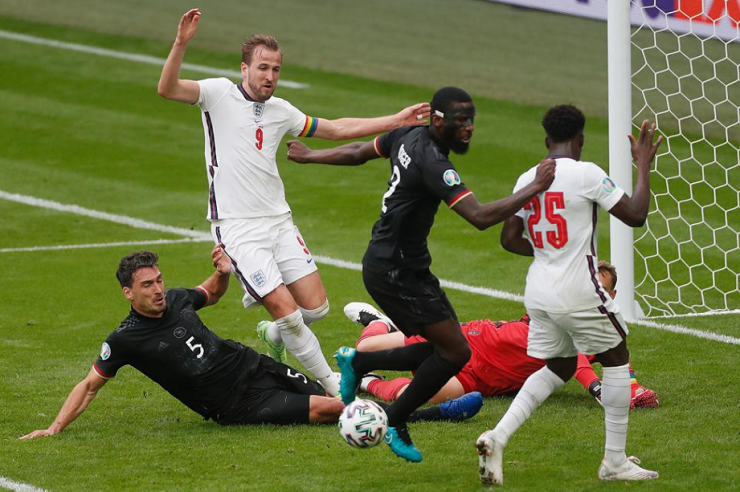 Harry Kane vô duyên khó tin khiến tuyển Anh lỡ cơ hội mở tỷ số