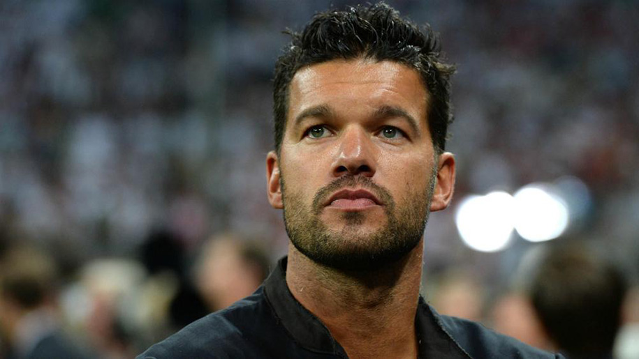 "Chuyên gia đến sau" Michael Ballack sợ Đức không đủ lực chống Anh