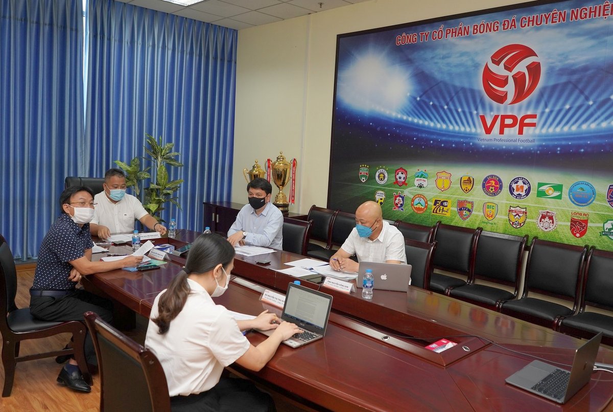 Các CLB V.League có thể “mất quyền” đá sân nhà ở vòng 13