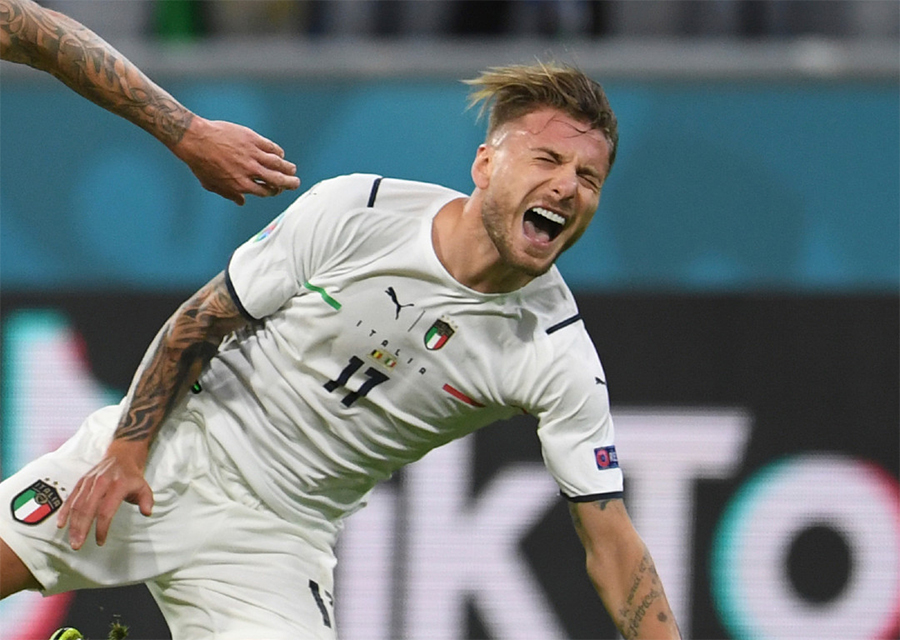 Alan Shearer phẫn nộ với Ciro Immobile vì pha ăn vạ thô thiển