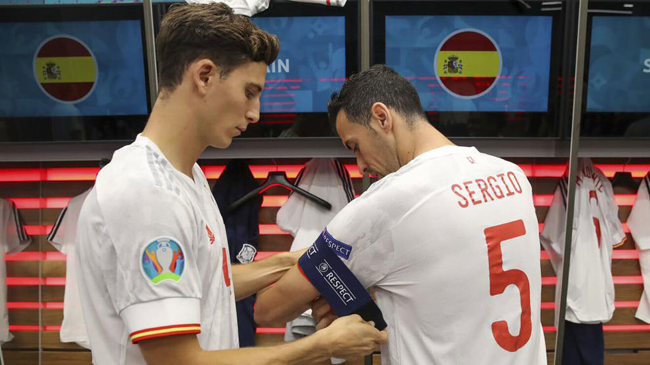 Thủ qu&acirc;n mới của ĐT T&acirc;y Ban Nha: Busquets thế chỗ Ramos một c&aacute;ch ho&agrave;n hảo