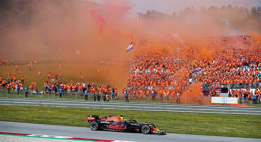 Verstappen đã bỏ xa Hamilton khoảng cách khổng lồ trong F1