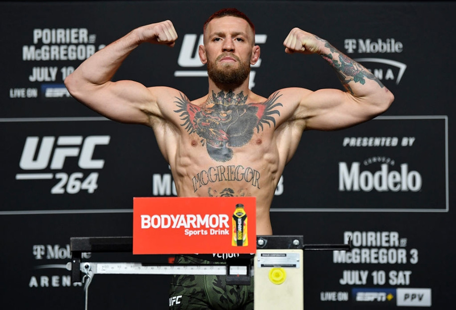 Những hình ảnh từ buổi cân Conor vs Poirier 3: Còn cái tên nào đáng chú ý?