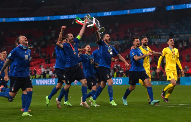 Đội tuyển Ý vô địch EURO và World Cup mấy lần?