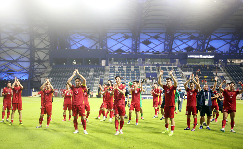 Thủ tướng tặng bằng khen ĐT Việt Nam trước VL thứ 3 World Cup 2022