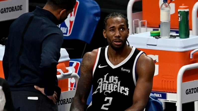 Kawhi Leonard bị rách dây chằng, buộc phải lên bàn mổ