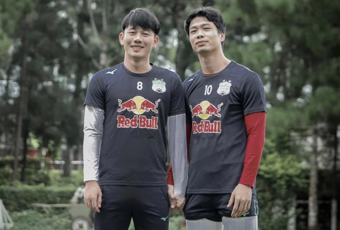 Minh Vương "lo sợ" không chơi bóng với Công Phượng, hé lộ tương lai của cầu thủ HAGL?
