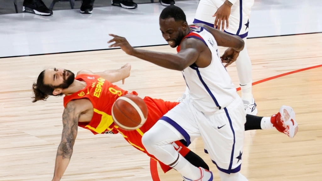 Nhấn chìm nhà ĐKVĐ thế giới, ĐT bóng rổ Mỹ hoàn tất chạy đà cho Olympic
