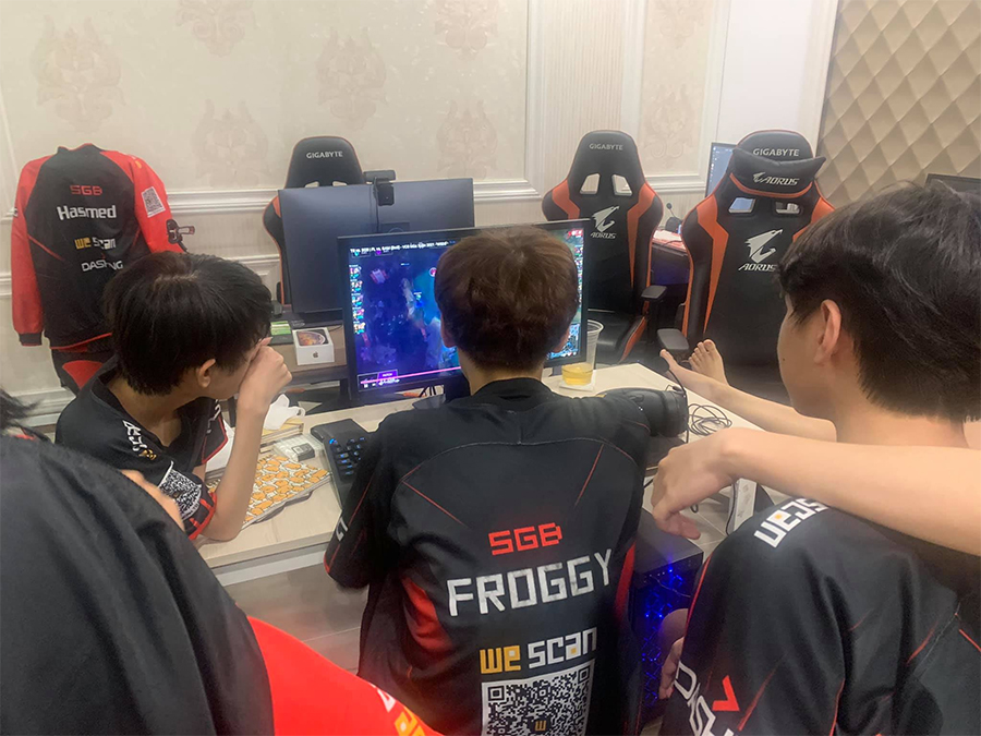 LMHT: Saigon Buffalo bị tung tin có F0 trong gaming house
