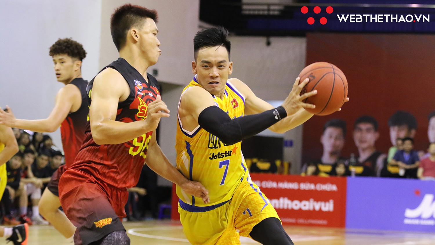 Top 5 cầu thủ lớn tuổi nhất VBA 2021 Top 5 cầu thủ lớn tuổi nhất VBA 2021