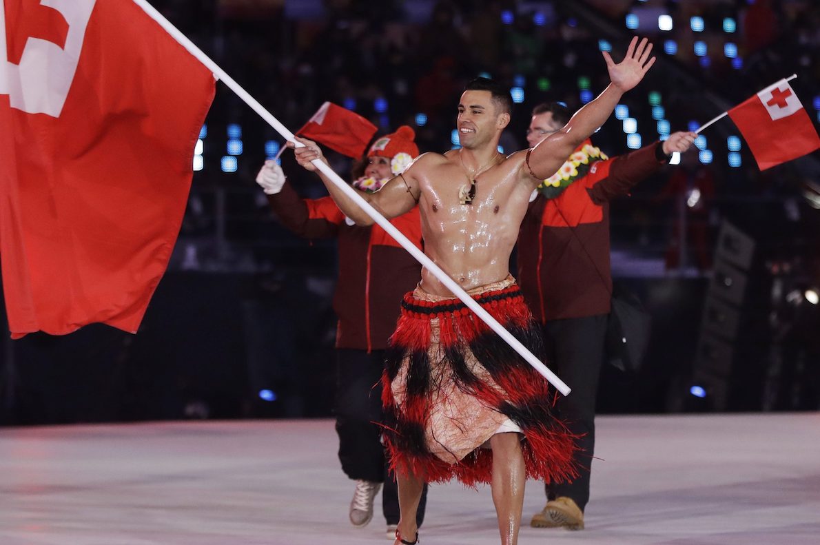 “Trai đẹp 6 múi” với lớp dầu bóng lại chiếm sóng lễ khai mạc Olympic 2021