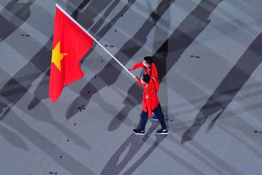 Tự hào và biết ơn khi vinh dự cầm cờ Việt Nam tại lễ khai mạc Olympic 2021