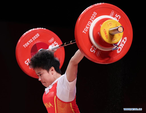 VĐV cử tạ Trung Quốc phá 3 kỷ lục, đoạt huy chương vàng thứ 2 của Olympic 2021
