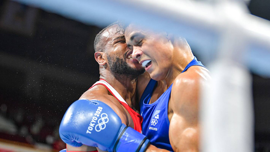 Boxing Olympic Tokyo: Võ sĩ bị chỉ trích vì tái hiện màn "cắn tai" giống Mike Tyson