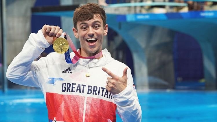 Tom Daley: "Tôi gay và tôi vô địch Olympic!"
