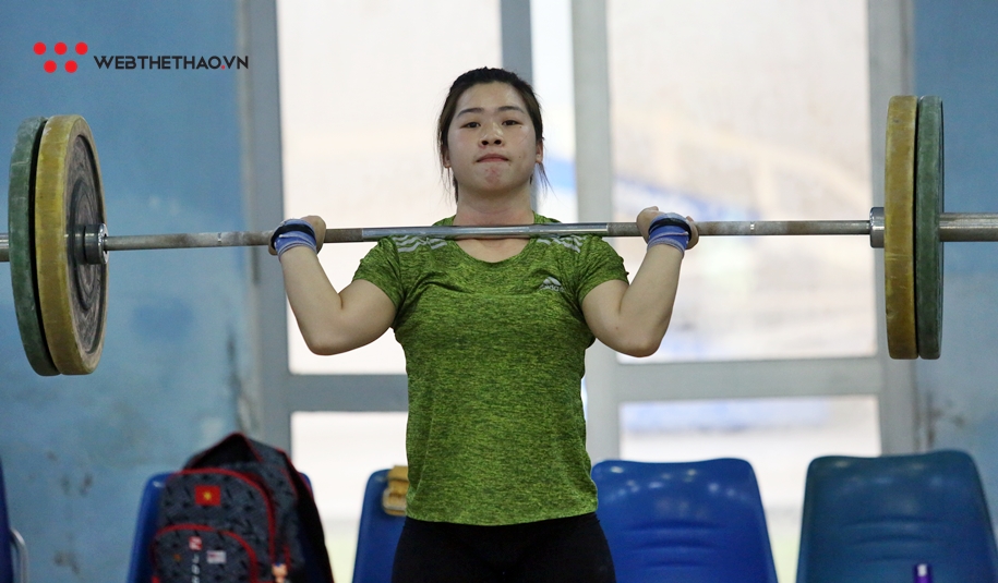 Hoàng Thị Duyên đăng ký mức tổng cử 218kg, đứng thứ 8/9