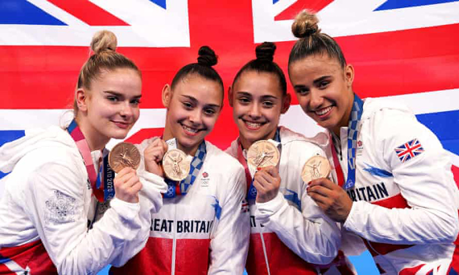 Cặp song sinh hiếm có của thể dục dụng cụ Anh tại Olympic Tokyo