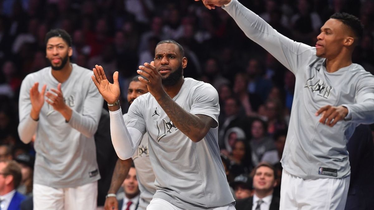 Trong bữa tiệc tại nhà riêng, LeBron và AD đã chèo kéo Westbrook như thế nào?