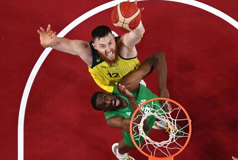 Gặp tai nạn hy hữu, trung phong đội tuyển Úc chia tay Olympic trong cay đắng