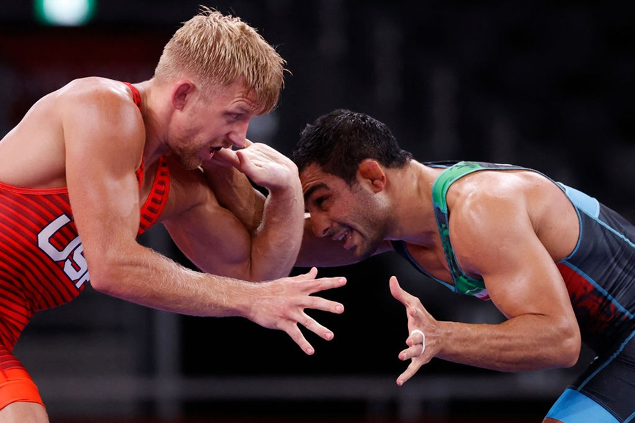 Vật Olympic ngày 5/8: Hàng loạt cú sốc hạng 74kg Vật tự do