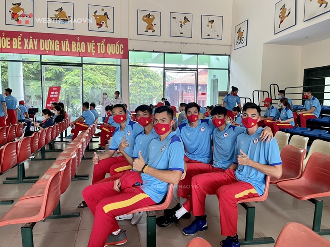 Tuyển bóng chuyền nam Quốc gia hướng về Tuyển bóng chuyền nam Quốc gia hướng về