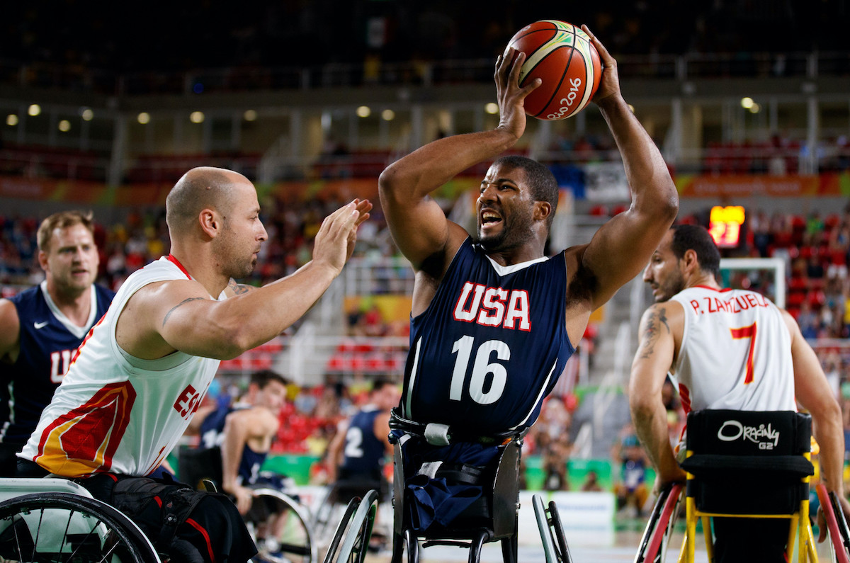 Bóng rổ xe lăn Paralympic: Nỗi đau thể xác không thể ngăn cản tình yêu trái bóng cam