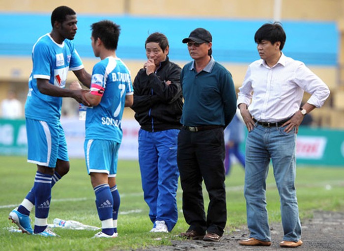 Những thương vụ ông bầu "buông bỏ" khiến CLB V.League... đứt gánh giữa đường