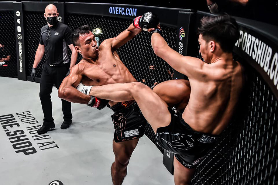 Sittichai giành chiến thắng đầu tay tại ONE Championship khi vượt qua Tawanchai