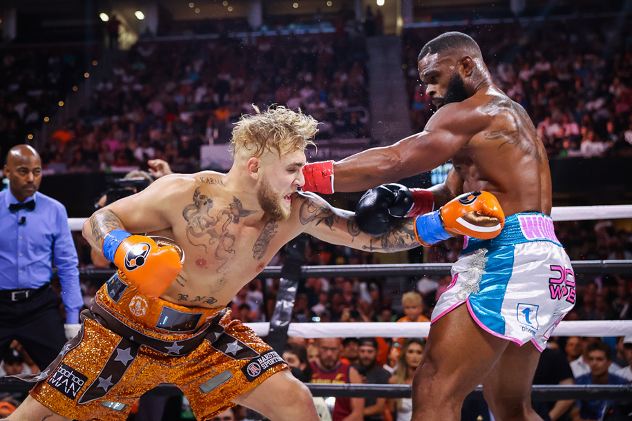 Những chỉ số chứng minh chiến thắng của Jake Paul trước Tyron Woodley