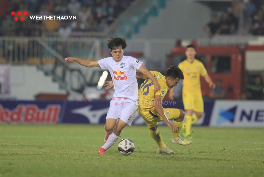 Vì sao các CLB V.League chưa thể sống được bằng nguồn lực bóng đá? Vì sao các CLB V.League chưa thể sống được bằng nguồn lực bóng đá?