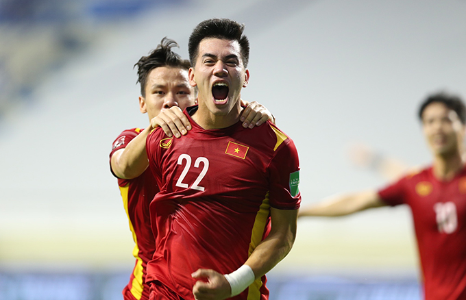 Tiến Linh nhận vinh dự đặc biệt từ FIFA, xuất hiện cạnh... Ronaldo