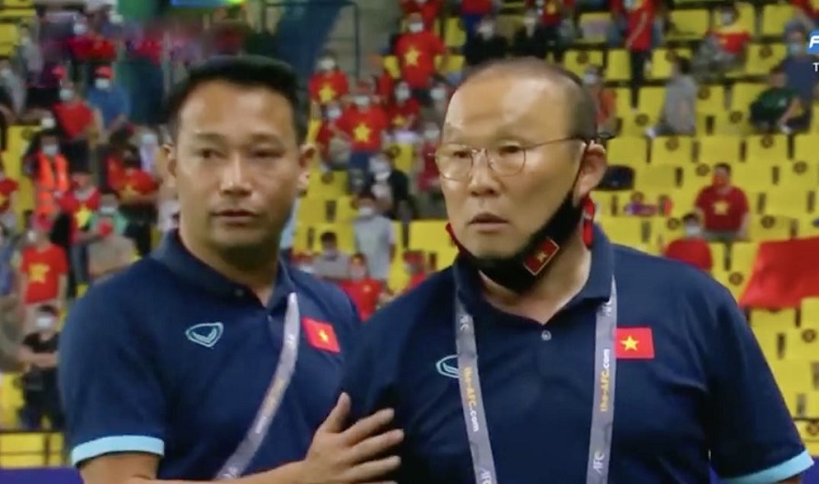 “Vì hình ảnh bóng đá Việt Nam, nên chăng ông Park bớt nóng tính” “Vì hình ảnh bóng đá Việt Nam, nên chăng ông Park bớt nóng tính”