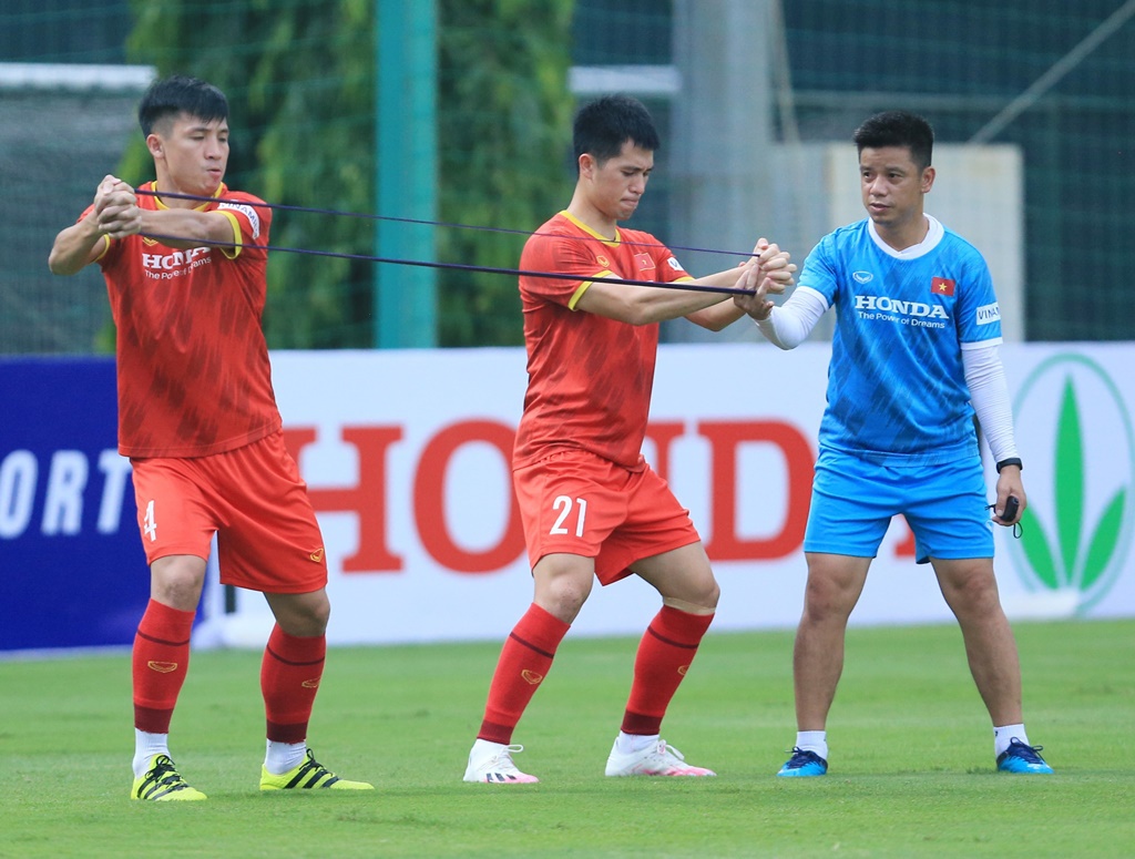Đình Trọng chấn thương, CĐV Hà Nội nói lời ẩn ý về HLV Park Hang Seo Đình Trọng chấn thương, CĐV Hà Nội nói lời ẩn ý về HLV Park Hang Seo