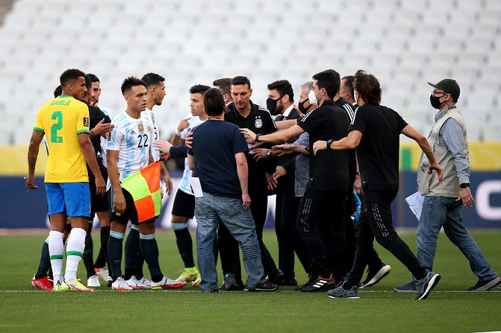 Trực tiếp Brazil vs Argentina: Trận đấu chính thức bị hoãn!