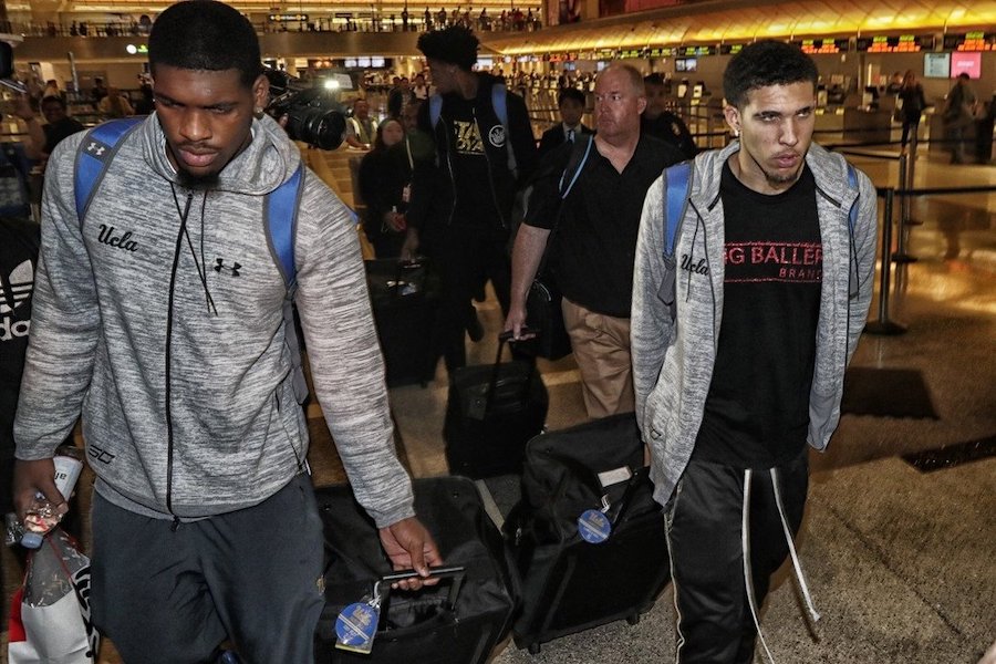 LiAngelo Ball trải lòng về vết nhơ trộm cắp tại Trung Quốc LiAngelo Ball trải lòng về vết nhơ trộm cắp tại Trung Quốc