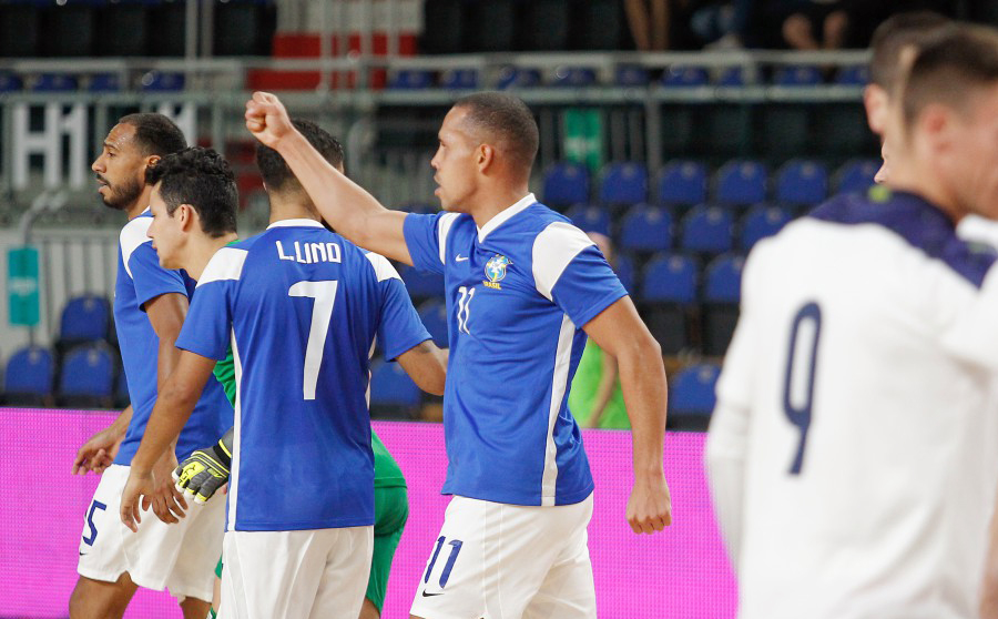 Thắng giòn giã, Brazil cẩn trọng trước futsal Việt Nam ở World Cup 2021