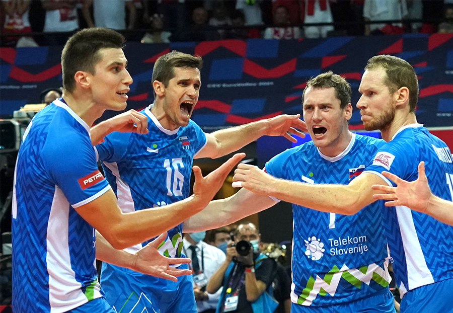 Đánh bại chủ nhà, Slovenia lọt vào chung kết bóng chuyền nam châu Âu
