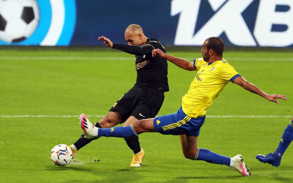 Lịch trực tiếp Bóng đá TV hôm nay 23/9: Cadiz vs Barcelona